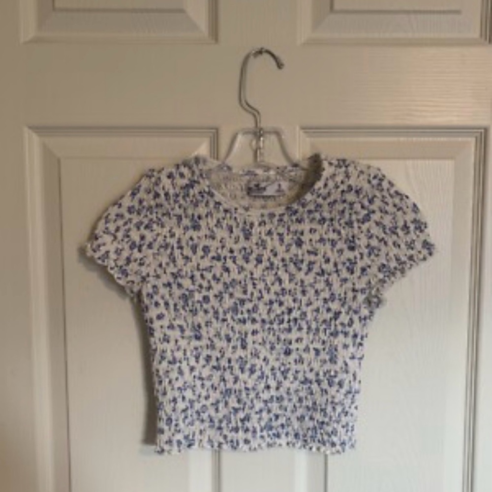 Hollister Blue and White Floral Tee